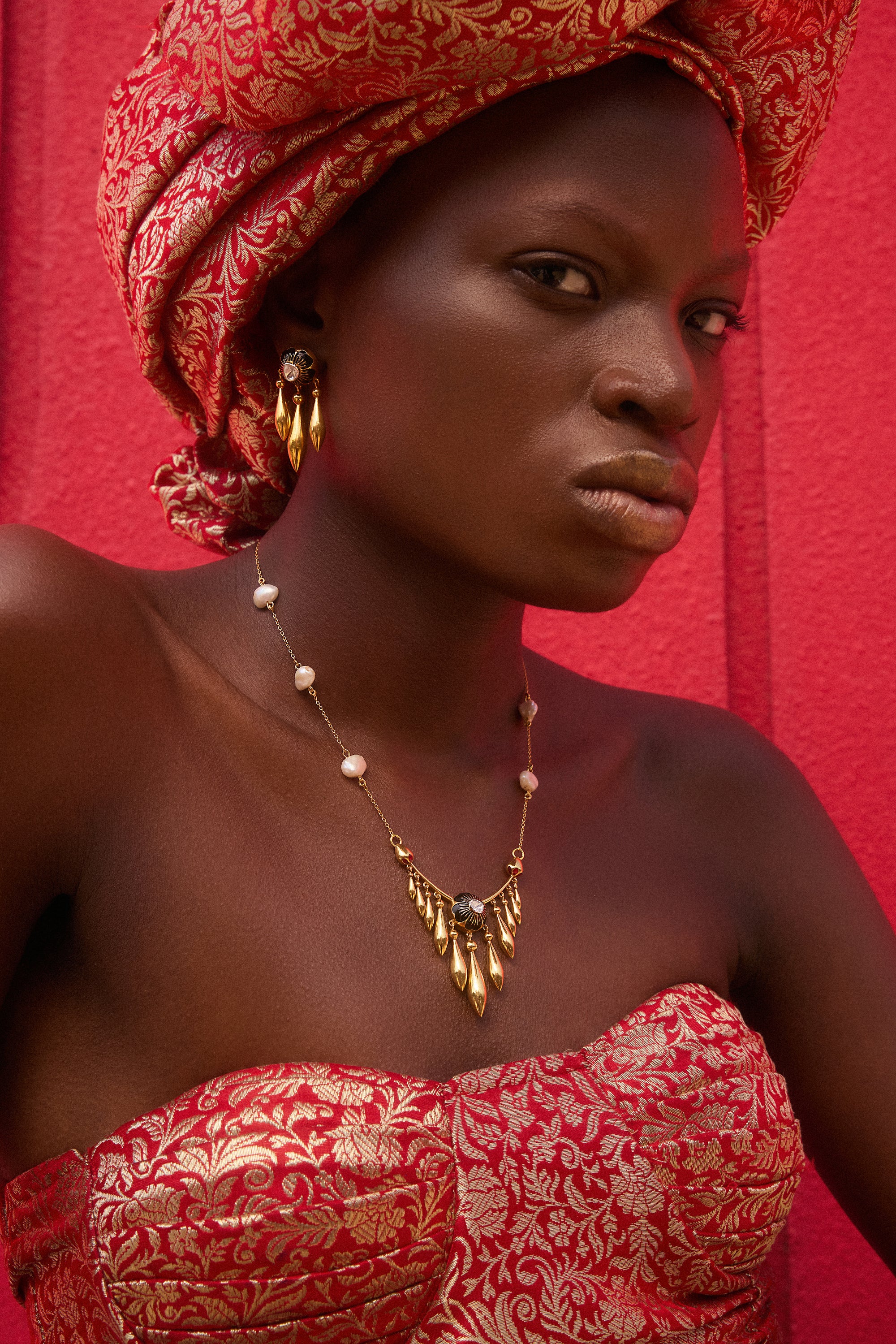 Palermo Dream Necklace - Charcoal & Barn Red