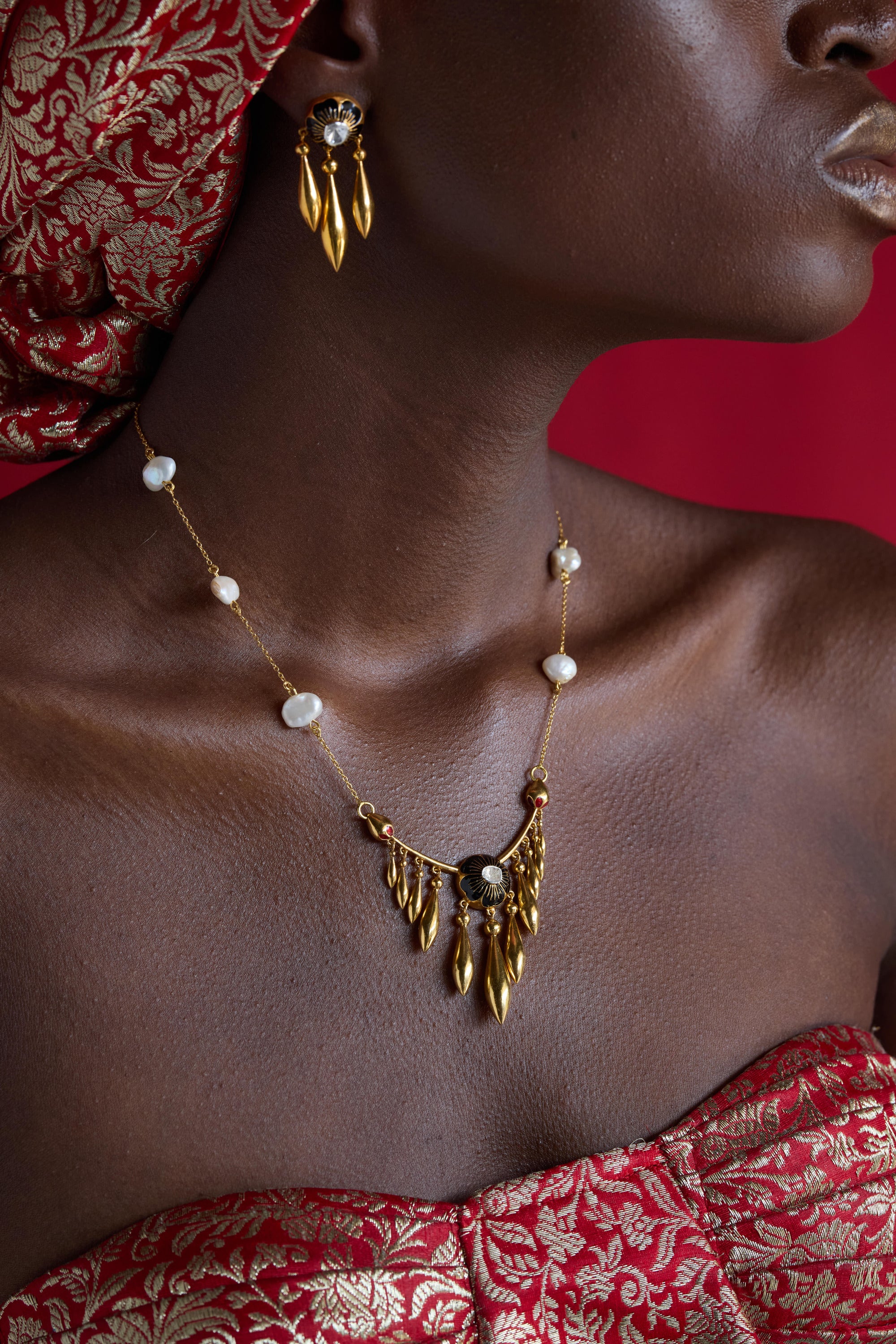 Palermo Dream Necklace - Charcoal & Barn Red