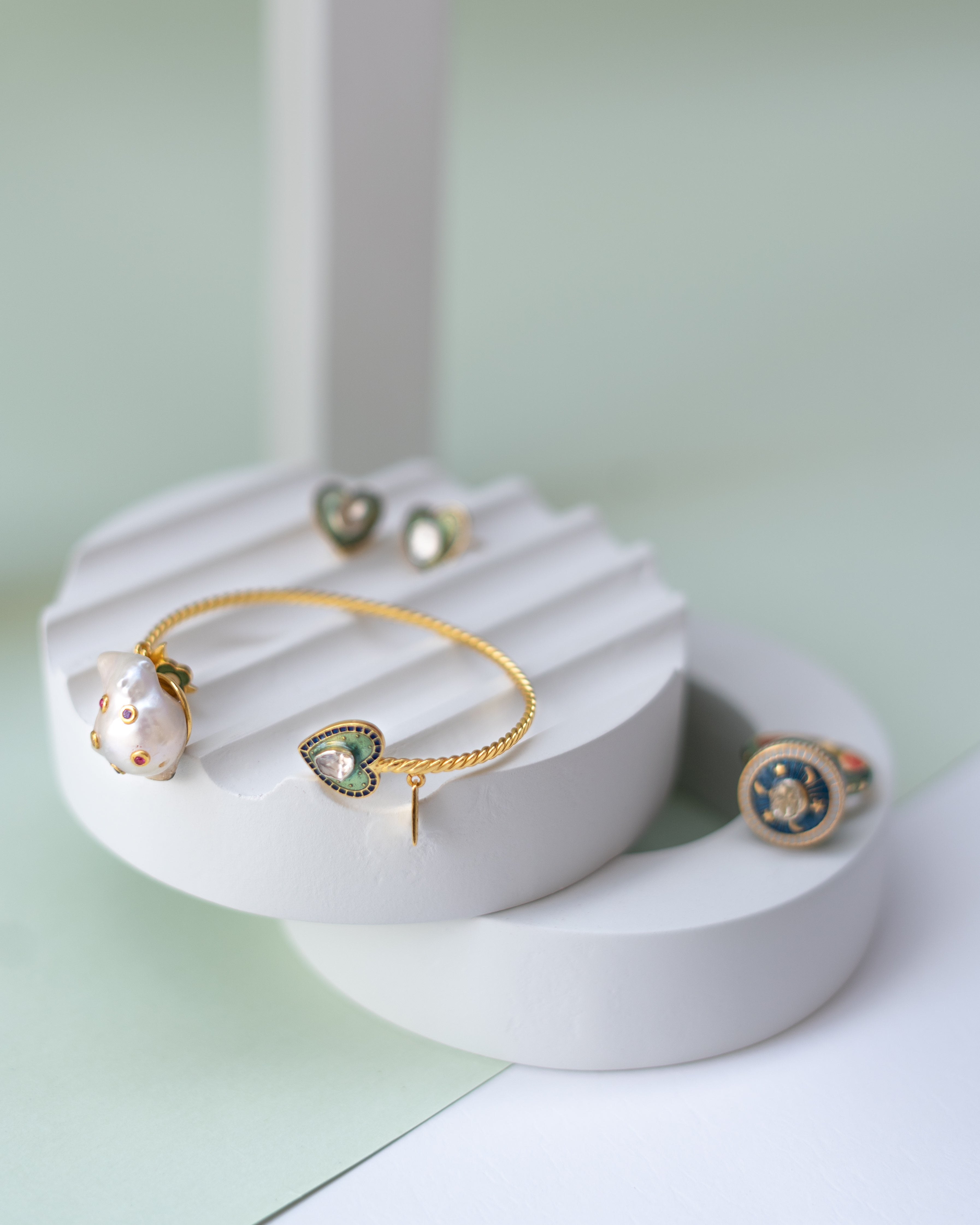 Dil Polki and Baroque Pearl cuff