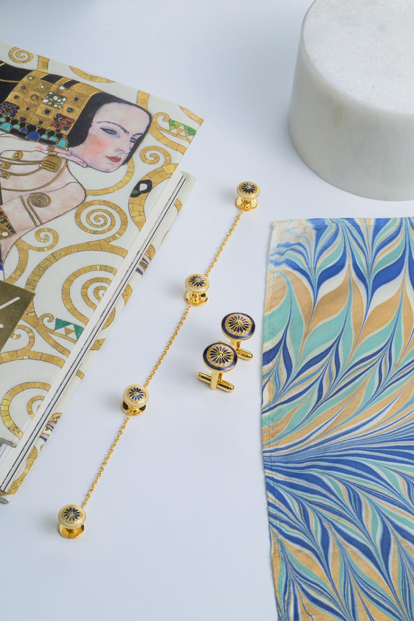 The Dapper Desk Set