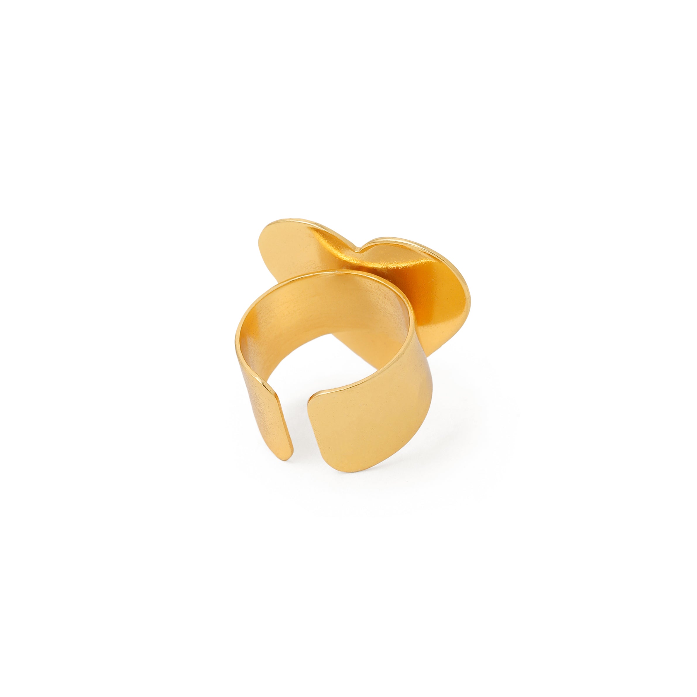 Kareena Kapoor Khan in Heart Ring