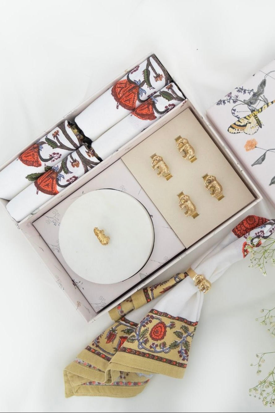 Meaningful Wedding Party Favours: Handcrafted Accessories Your Guests Will Treasure