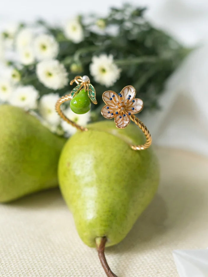 Handcrafted vs Machine-Made Jewellery: What's the Difference?
