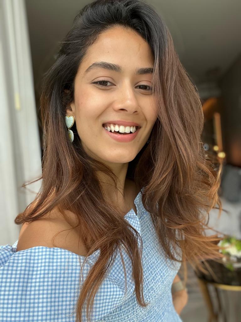 Mira Kapoor in Lime Heart Earrings