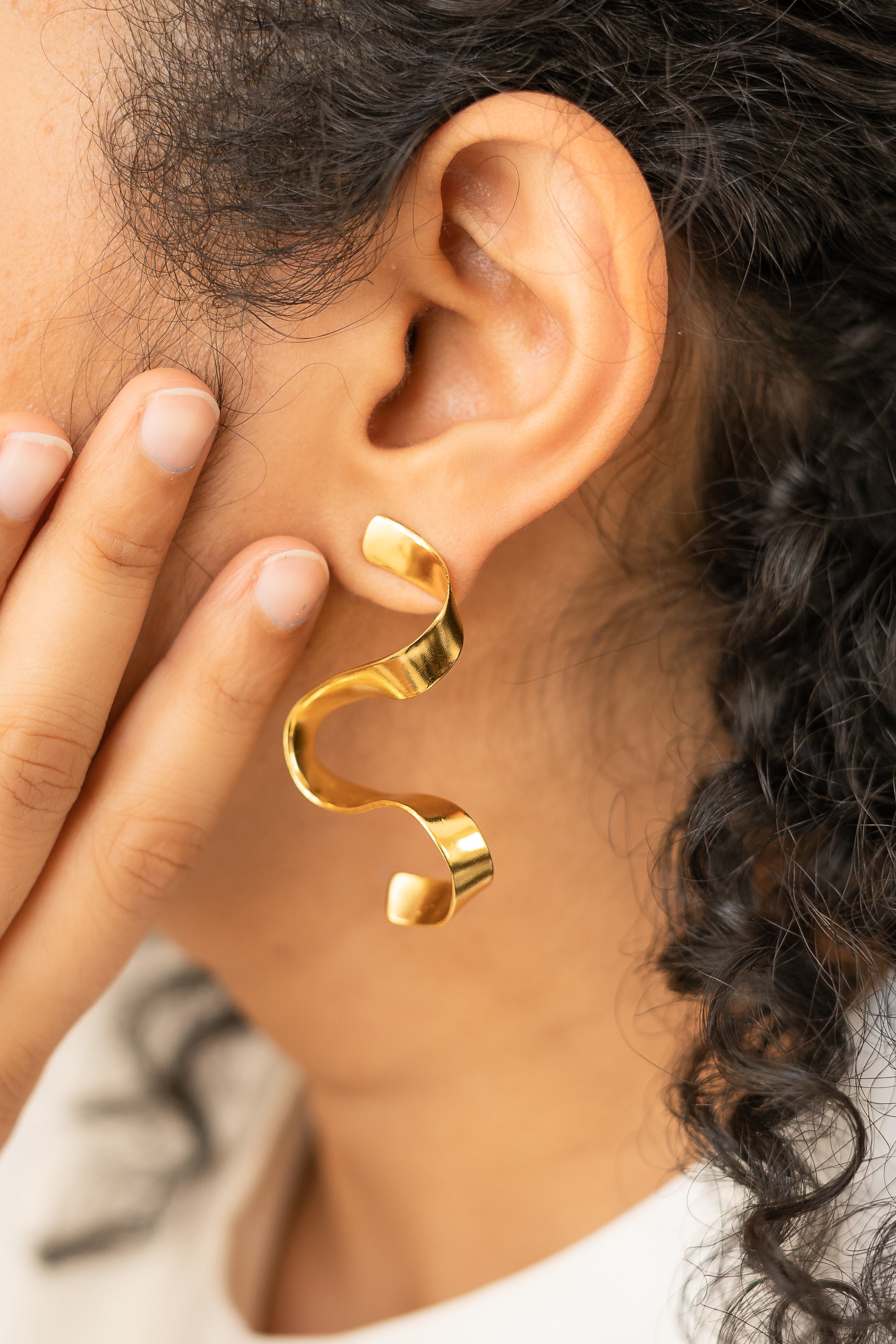 amaha wavy earrings