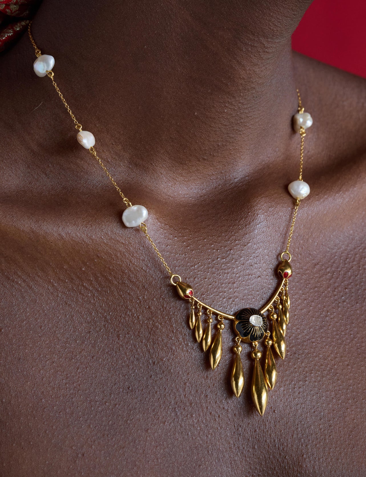 Palermo Dream Necklace - Charcoal & Barn Red