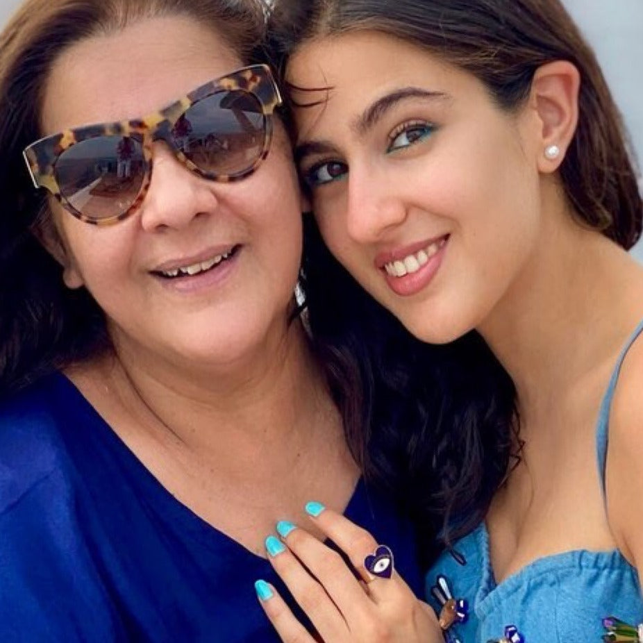 Sara Ali Khan in Heart Eye Adjustable Ring