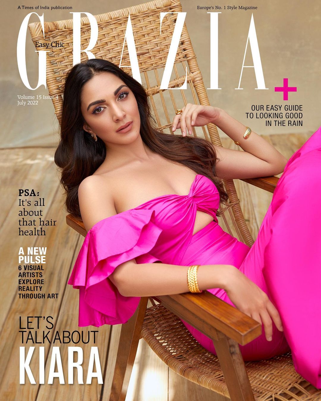 Kiara Advani in Classic Knot Ring