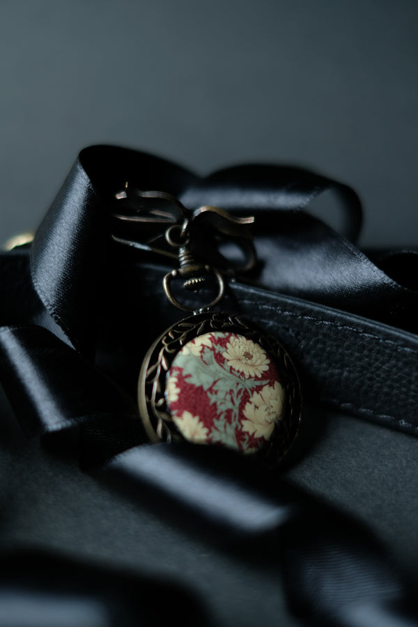 Ora Brooch - Vintage Black